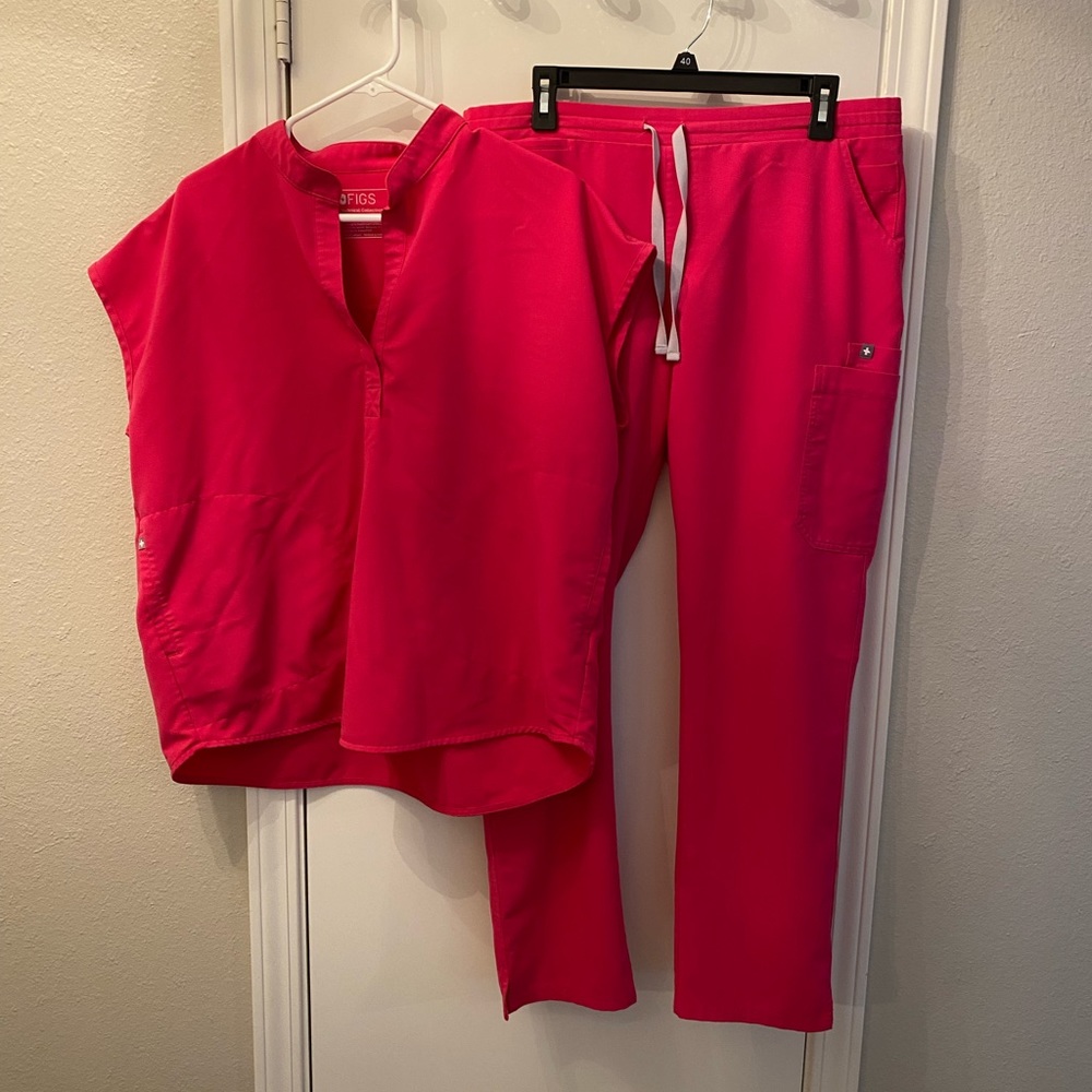 Figs Shocking Pink Scrub Set